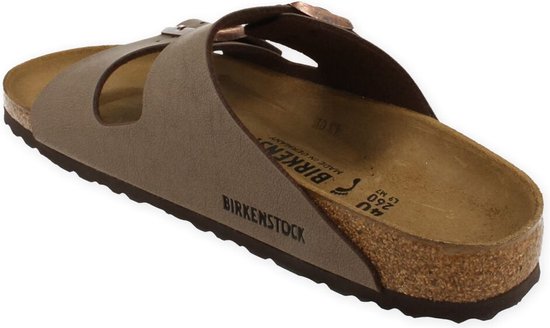 Bruine Birkenstock Arizona slipper, zicht op de binnenkant met maat 40 en "Made in Germany".