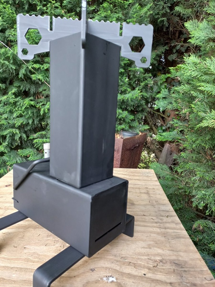 BBQ-Toro Rakete #2 Rocket stove (buitenkacheltje met natuurlijke trek);  geschikt voor gietijzeren pannen, grillpannen enz.; zwart : :  Tuin, terras & gazon