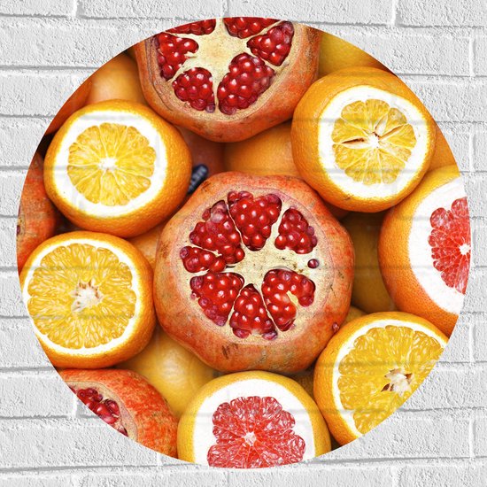 Muursticker Cirkel - Achtergrond van Bloedsinasappels, Sinaasppels en granaatappel - 70x70 cm Foto op Muursticker