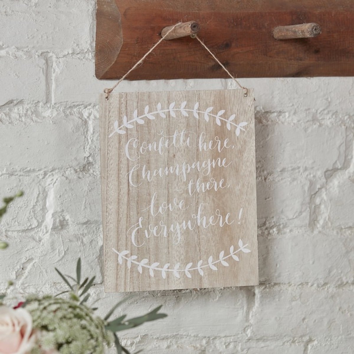 Ginger Ray - Ginger Ray - Tekstbord CONFETTI HERE, DRINKS THERE, LOVE EVERYWHERE