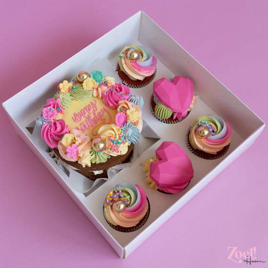 Bento cake en 5 cupcake doos met transparant deksel. - Taarten Plus