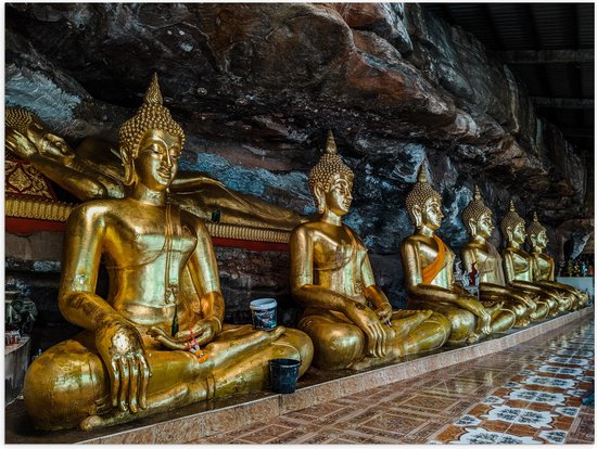 Poster (Mat) - Rijen Gouden Boeddha's in Wat Tham Khuha Sawan Tempel in Thailand - 100x75 cm Foto op Posterpapier met een Matte look