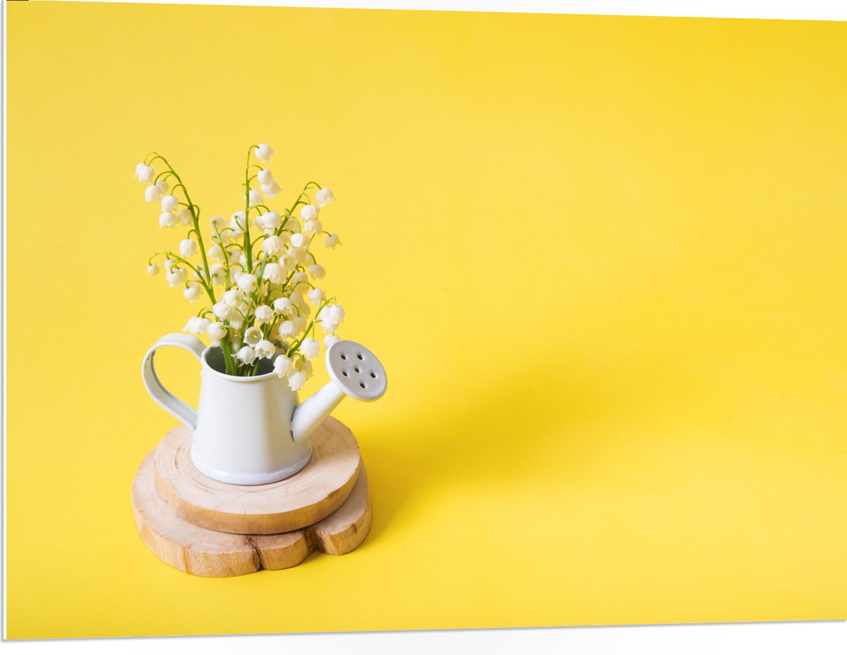 PVC Schuimplaat - Boeket in Gieter met Gele Achtergrond - 100x75 cm Foto op PVC Schuimplaa