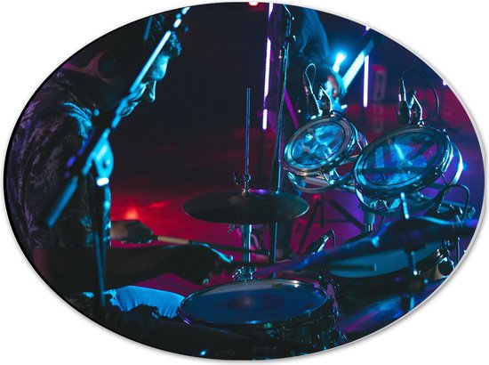 Dibond Ovaal - Drummer op het Podium bij Paarse Lampen - 40x30 cm Foto op Ovaal (Met Ophangsysteem)