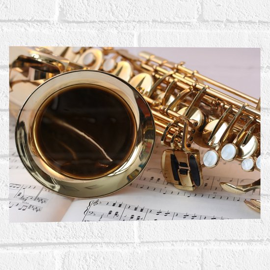 Muursticker - Gouden Glimmende Saxofoon op Muzieknoten Bladeren - 40x30 cm Foto op Muursticker