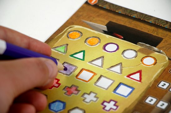 999 Games - Pick a Pen - Crypten - Dobbelspel - Dobbelen met potloden - Scorevellen van 3 verschillende niveaus - Gezelschapsspel - Familiespel - Klein cadeautje - bevat spelregels in NL en EN