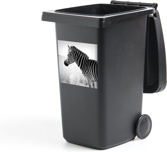 Container sticker Zebra in zwart wit - Zebra in het hoge gras Klikosticker - 40x40 cm - kliko sticker - weerbestendige containersticker
