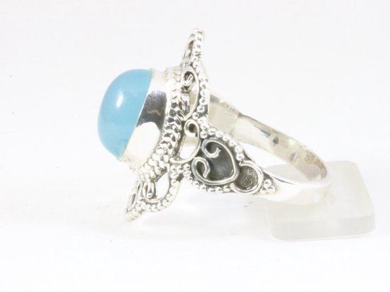 Opengewerkte zilveren ring met aqua chalcedoon - maat 18.5