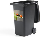 Container sticker Twee lieveheersbeestjes op blad - 40x40 cm - Kliko sticker