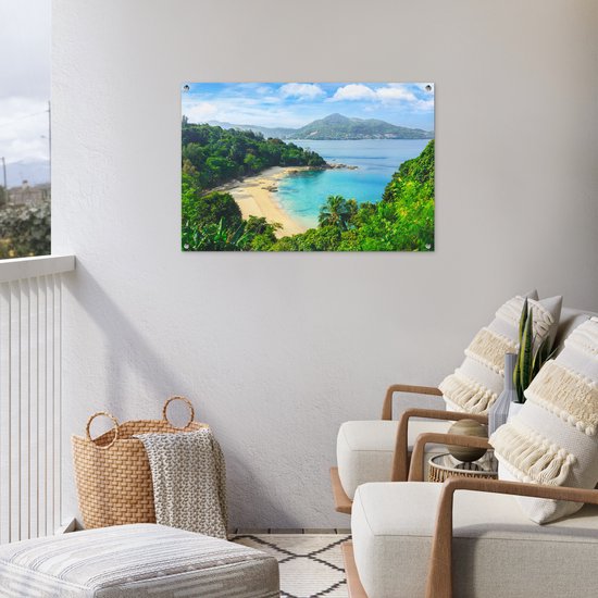 Tuinposter 90x60 cm - Tuindecoratie Strand - Zee - Eiland - Boom - Poster voor in de tuin - Buiten decoratie - Schutting tuinschilderij - Tuindoek muurdecoratie - Wanddecoratie balkondoek