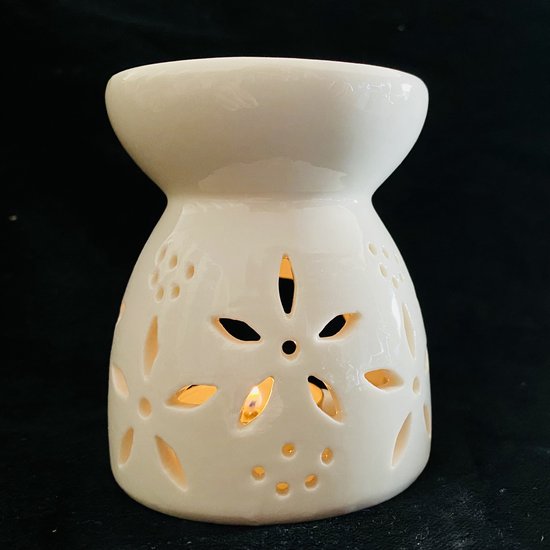 Brûleur à huile en céramique blanche avec fleurs découpées 9x7,5x7,5 cm Brûleur d'arômes pour huiles parfumées ou cires fondantes