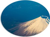 PVC Schuimplaat Ovaal - Vulkaan - Sneeuw - 56x42 cm Foto op Ovaal (Met Ophangsysteem)