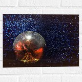 Muursticker - Glinsterende Discobal in Donkere Ruimte - 40x30 cm Foto op Muursticker