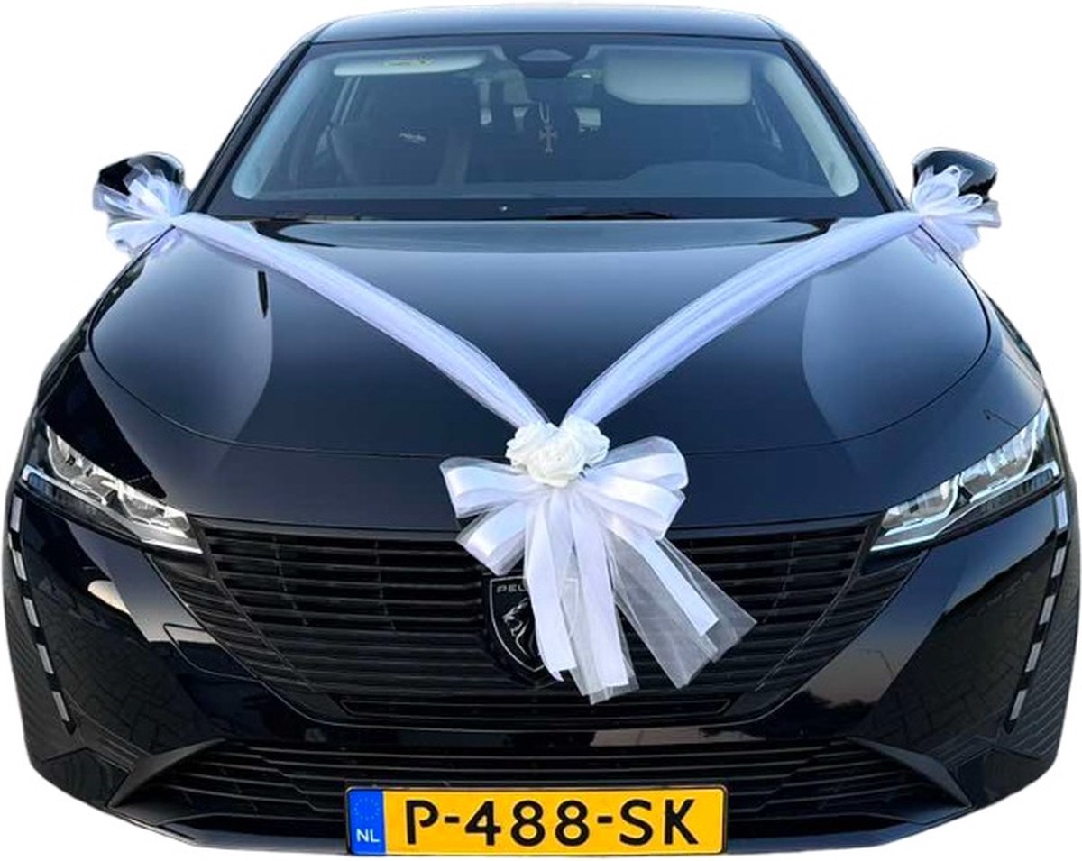 AUTODECO.NL - CLARA WIT Luxe Trouwauto Decoratie Versiering - Trouwauto Decoratie witte lint met witte Rozen - Autodecoratie - witte Rozen - Motorkap Versiering - Autobloemstuk Bruiloft - Bloemen op de Auto - Bloemen op de Motorkap - Trouwerij