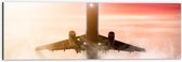 Dibond - Passagiersvliegtuig bij Zonsondergang door de Wolken - 60x20 cm Foto op Aluminium (Wanddecoratie van metaal)