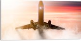 Dibond - Passagiersvliegtuig bij Zonsondergang door de Wolken - 100x50 cm Foto op Aluminium (Wanddecoratie van metaal)