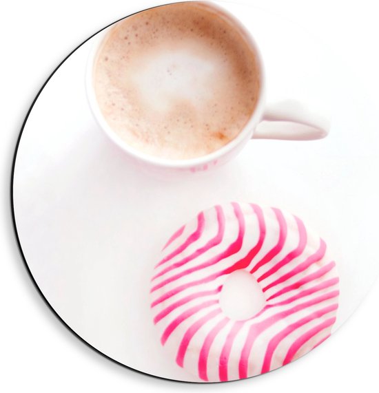 Dibond Muurcirkel - Wit met Roze Gestreepte Donut naast Bak Koffie - 40x40 cm Foto op Aluminium Muurcirkel (met ophangsysteem)