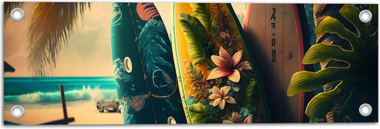 Tuinposter – Rij Surfplanken in Verschillende Patronen en Kleuren op het Strand - 60x20 cm Foto op Tuinposter (wanddecoratie voor buiten en binnen)