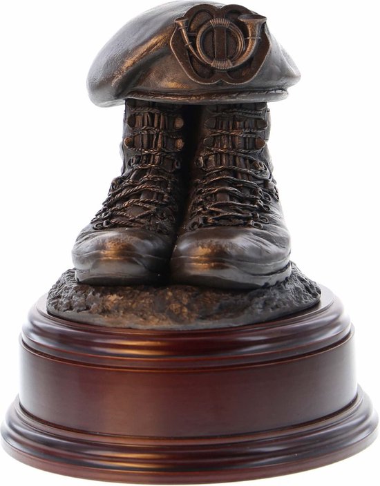 Boots and Beret Garde Jagers - bronzen beeld - Luchtmobiel