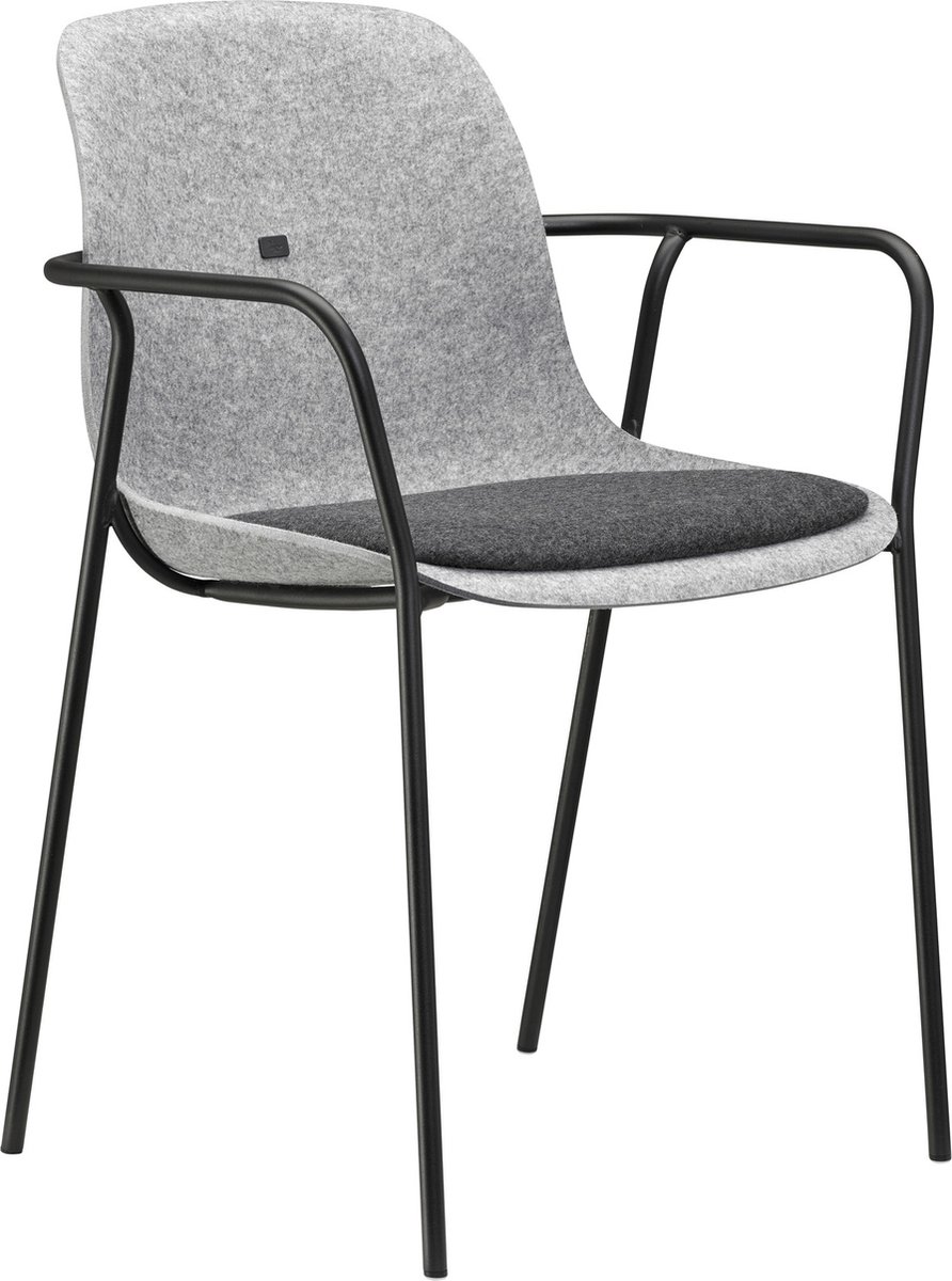 Felt Fine - PET Stoel Lichtgrijs - Zwart Frame - 100% recycle plastic en staal - Zitting Zwart - Met Armleggers (Fair Furniture Group – Nederlands Familiebedrijf)