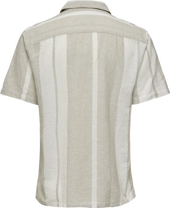Achterkant korte mouw overhemd met verticale strepen in beige en gebroken wit.