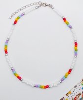 Jeannette-Creatief® - Beach - Regenboog - Dames Ketting - Korte ketting - Rainbow - Witte ketting - Zilveren ketting - Rocaillescadeautje