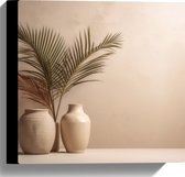 Canvas - Palmbladeren in Keramieken Vazen bij Natuurkleurige Muur - 30x30 cm Foto op Canvas Schilderij (Wanddecoratie op Canvas)