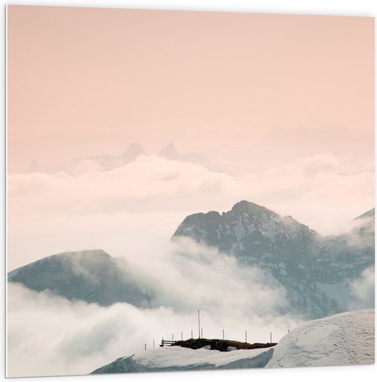 PVC Schuimplaat - Bergen - Sneeuw - Wolken - Wit - 100x100 cm Foto op PVC Schuimplaat (Met Ophangsysteem)