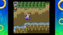 Gameplay van Sonic Origins Plus: Tails vliegt in een jetpack door een groene jungleomgeving met water.