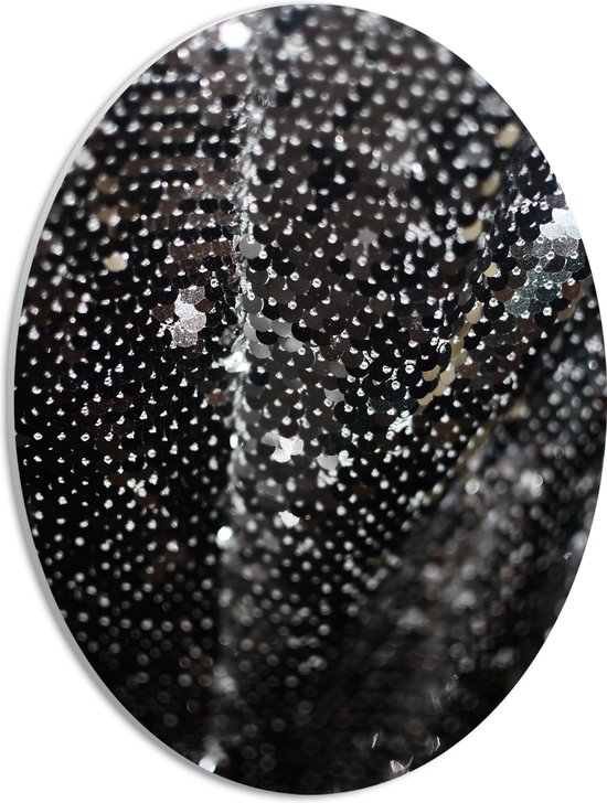 PVC Schuimplaat Ovaal - Close-up van Zilveren Stof - 30x40 cm Foto op Ovaal (Met Ophangsysteem)