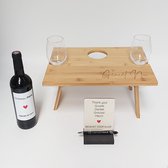 Vaderdag geschenk - bamboe klaptafel met spreuk - tafeltje voor 2 glazen en een fles + leuke sticker voor een fles wijn + GRATIS extra's - origineel papa geschenk!