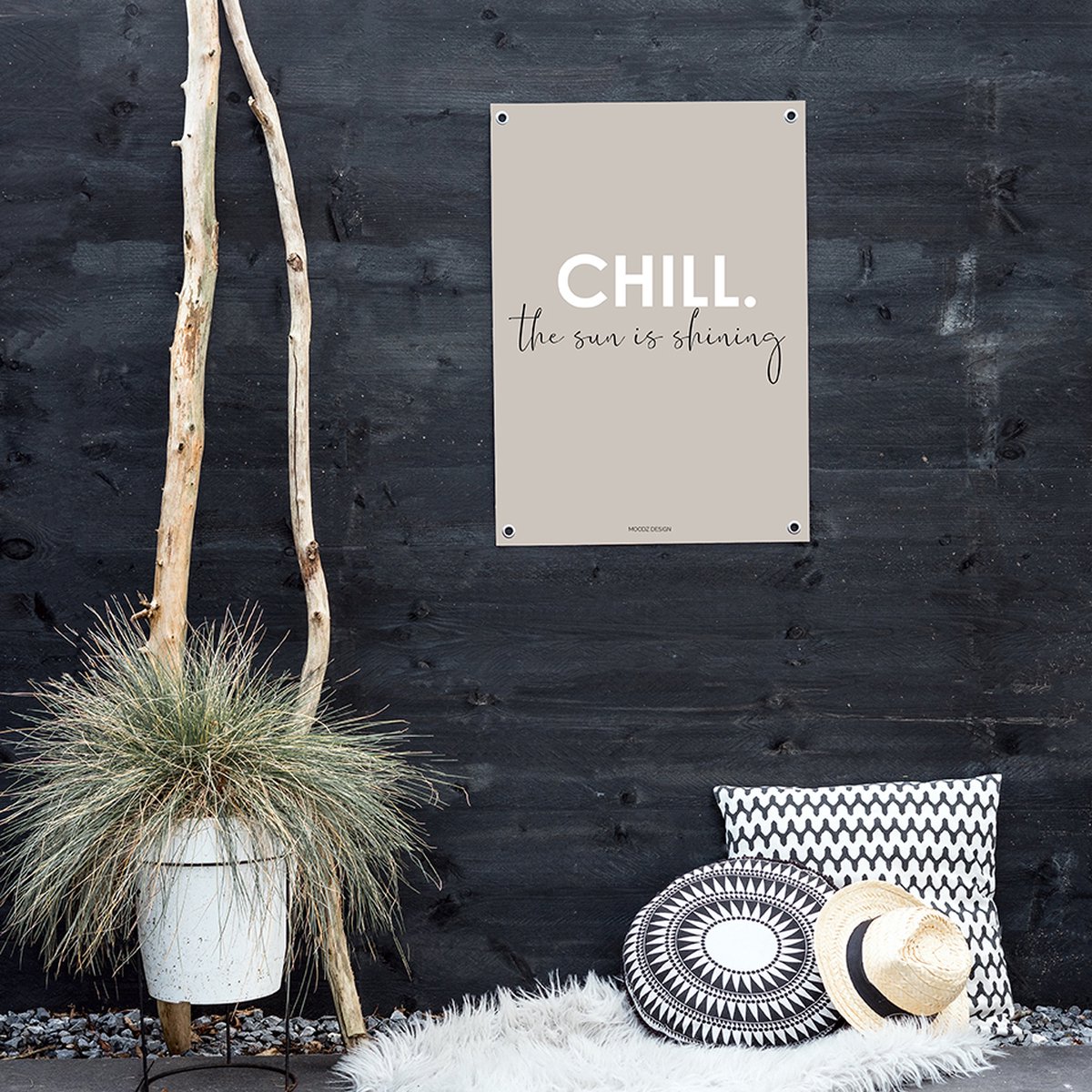 MOODZ design Tuinposter | Buitenposter | Chill, the sun is shining | 70 x 100 cm | Zand