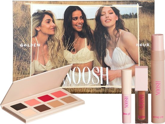 Une palette de fards à paupières et des produits de maquillage Noosh, avec une photo de trois femmes dans un champ en arrière-plan.