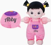 Sandra's Poppenkraam - Abby - roze - met donker haar - mini knuffelpop - gratis met naam