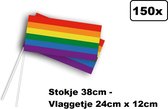 150x Regenboog Zwaaivlaggetje - stokje 38cm - vlag 24cm x 12cm - Festival thema feest verjaardag party pride