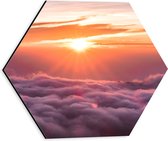 Dibond Hexagon - Zonsondergang - Wolken - Lucht - 30x26.1 cm Foto op Hexagon (Met Ophangsysteem)