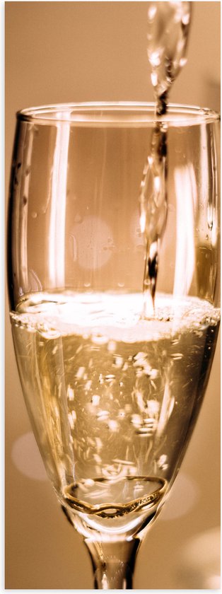 Poster Glanzend – Champagne - Drank - Glas - Inschenken - Drinken - Bubbels - 40x120 cm Foto op Posterpapier met Glanzende Afwerking