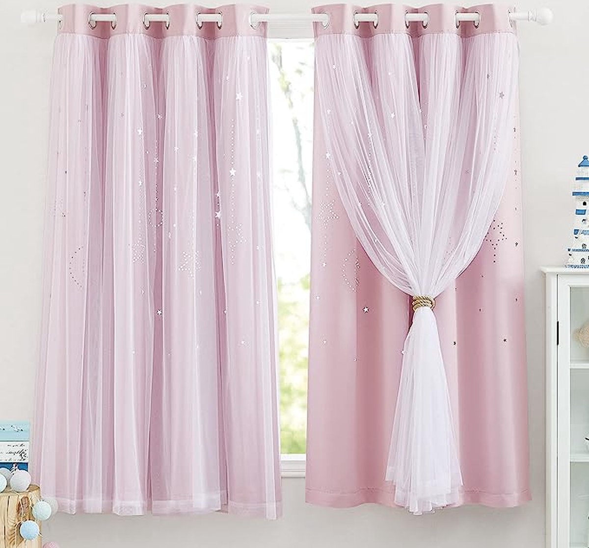 NICETOWN Gordijn voor kinderkamer, meisjes, gordijn met inslagringen, set van 2 korte kinderkamergordijnen met uitgeholde maan en sterren, dubbellaagse ondoorzichtige gordijnen met voile, H 160 x B 132 cm, lichtroze