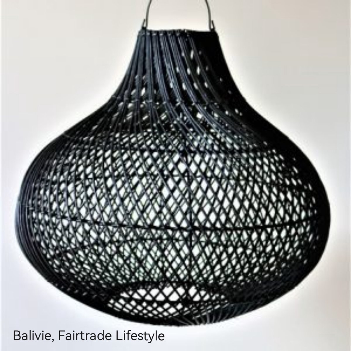 Balivie - Lampenkap - Hangend model - Balinese Handgemaakte Pitriet Lampenkap - Gentong - Zwart - Diameter 50 cm - Hoogte 42 cm.