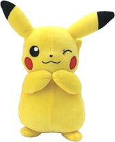 Boti Pikachu met knipoog - Knuffel 20 cm - Pokemon Knuffel