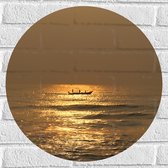 Muursticker Cirkel - Oceaan - Zee - Bootje - Mensen - Zonlicht - 50x50 cm Foto op Muursticker