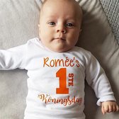 Baby Rompertje tekst | Mijn eerste koningsdag met naam| lange mouw | wit oranje | maat 50-56  holland hup Nederland supporter