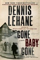 Boek "Gone, Baby, Gone" van Dennis Lehane. Met een gebouw, muur met graffiti en een silhouet van een persoon.