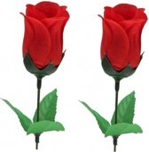 2x Voordelige rode rozen kunstbloemen 28 cm - Valentijn kunstrozen - Kunstbloemen boeketten rozen rood