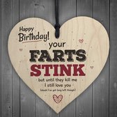Houten hanger 10x10 cm “Happy birthday, your farts stink”