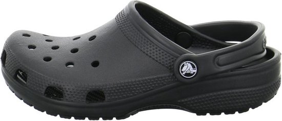 Crocs noir avec bride arrière.