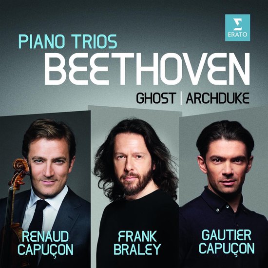 Drie mannen voor 'Beethoven Piano Trios' albumhoes: Renaud Capuçon, Frank Braley, Gautier Capuçon.