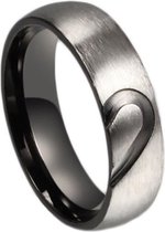 Titanium ring voor hem met half hart 18.25 mm