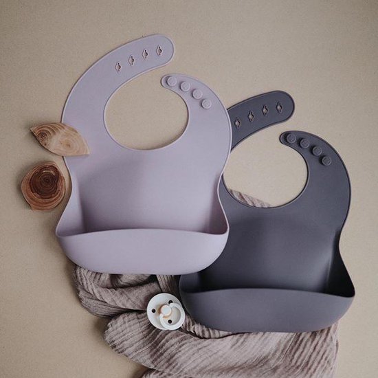 Mushie Siliconen Baby Slabbetje met Opvangbakje - BPA Vrij - afwasbaar van Mushie — afbeelding 3