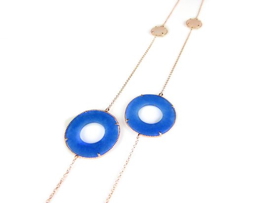 Zilveren halsketting halssnoer collier roos goud verguld Model Modern Mix gezet met blauwe en roze stenen